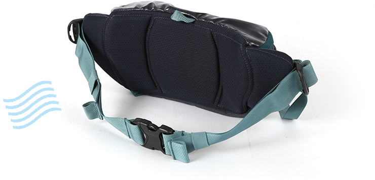 背面部分には快適なエアメッシュパネル